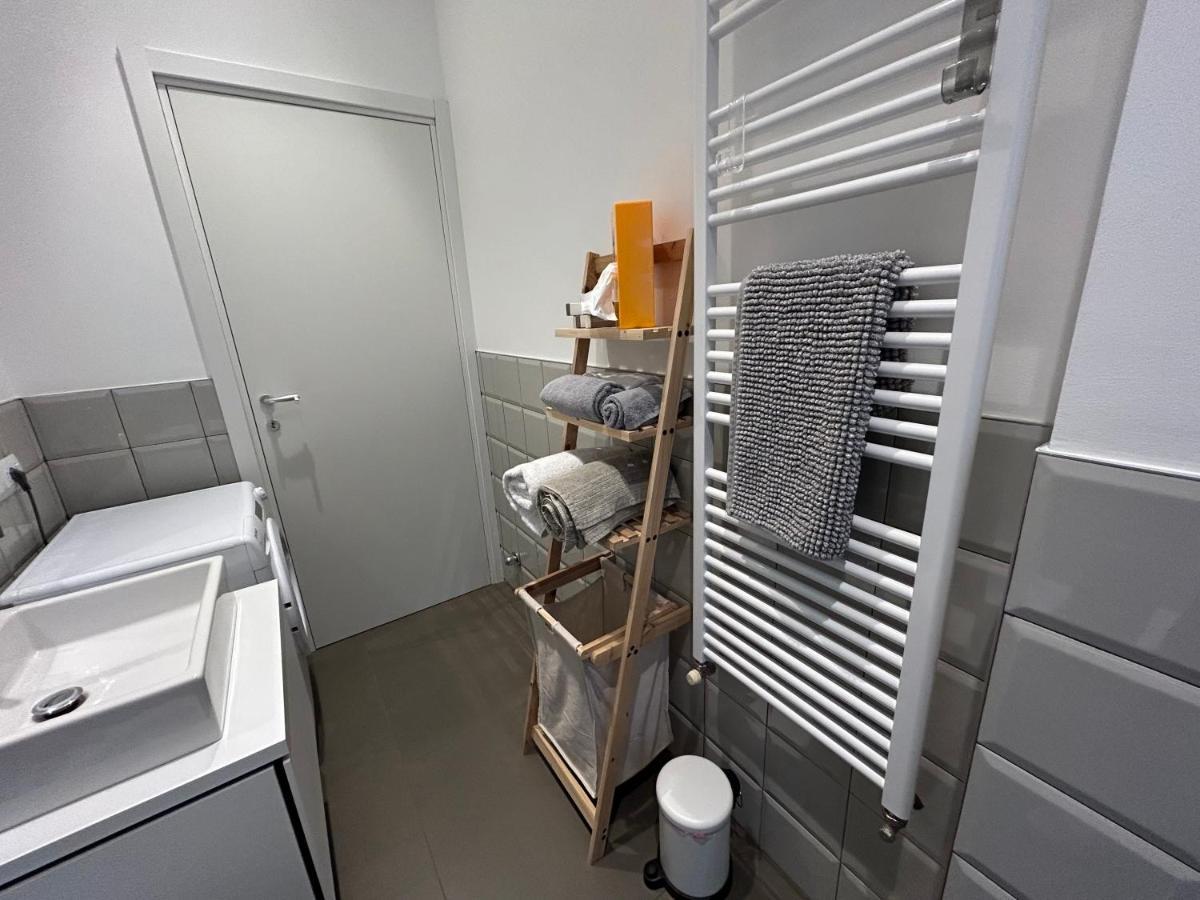 Monolocale Vicino Metro E Aeroporto Linate Apartment Milan Exterior photo